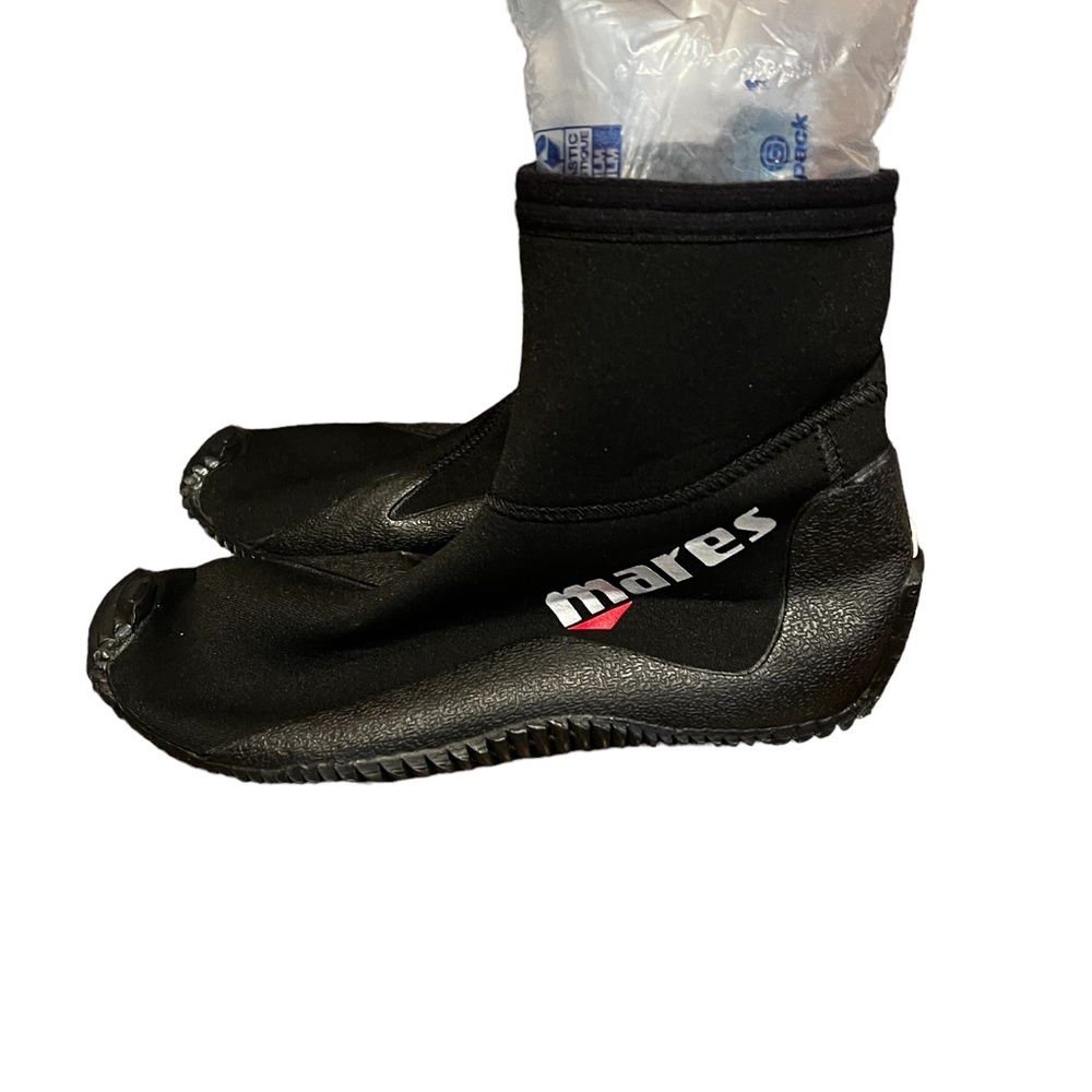 Mares Black High Top Water Shoes  Side Zipper Size Small